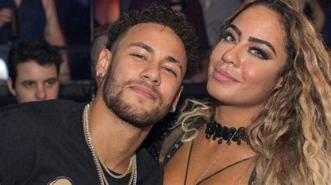 does neymar dating his sister